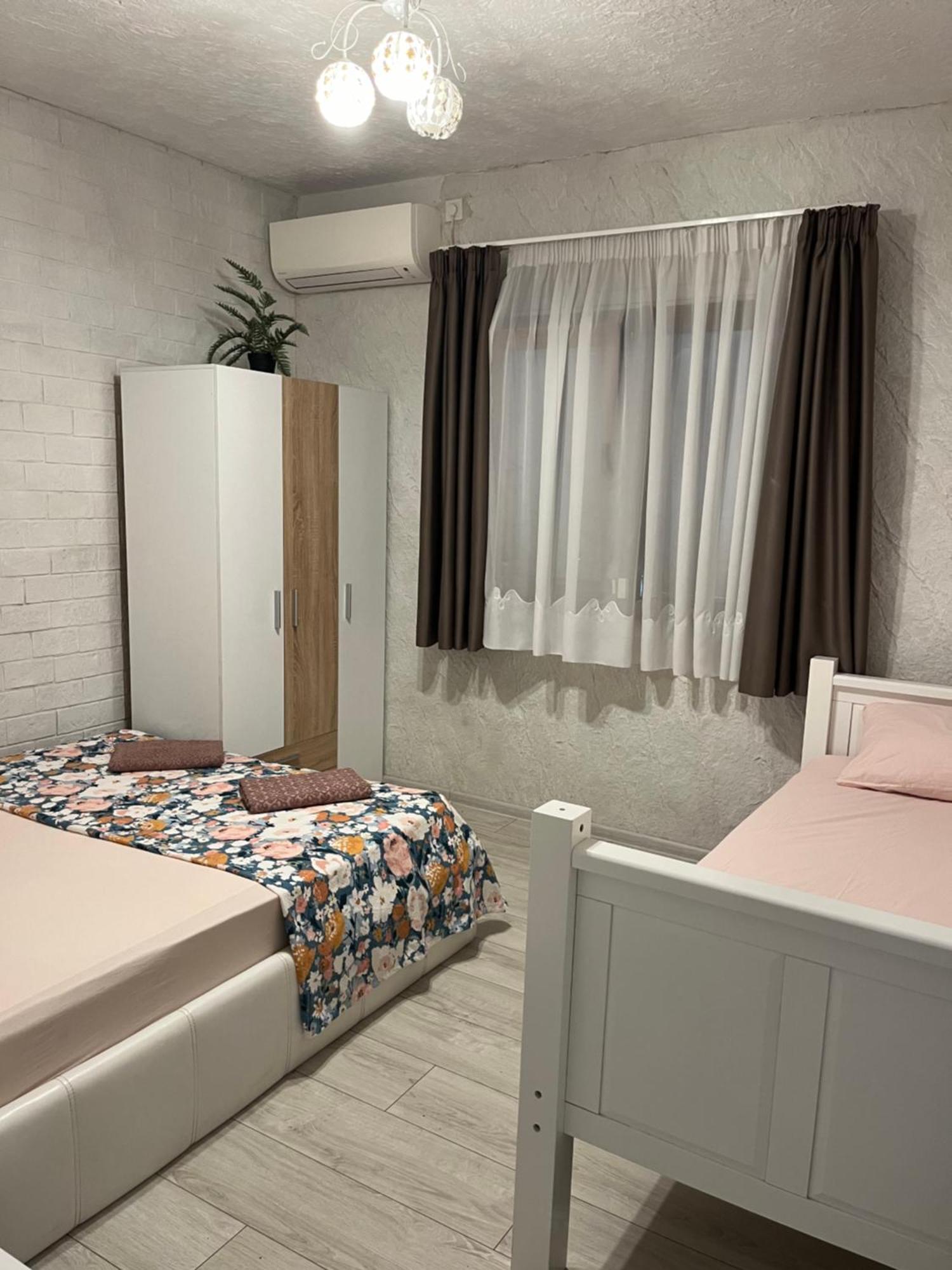 Guest House Costa 2 Karianí Екстериор снимка